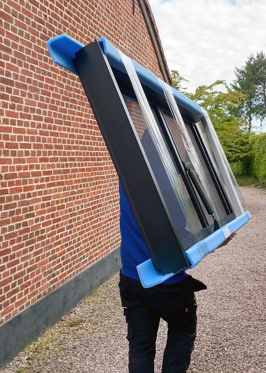 Installateur Met Eosol Vliegendeur Op Maat