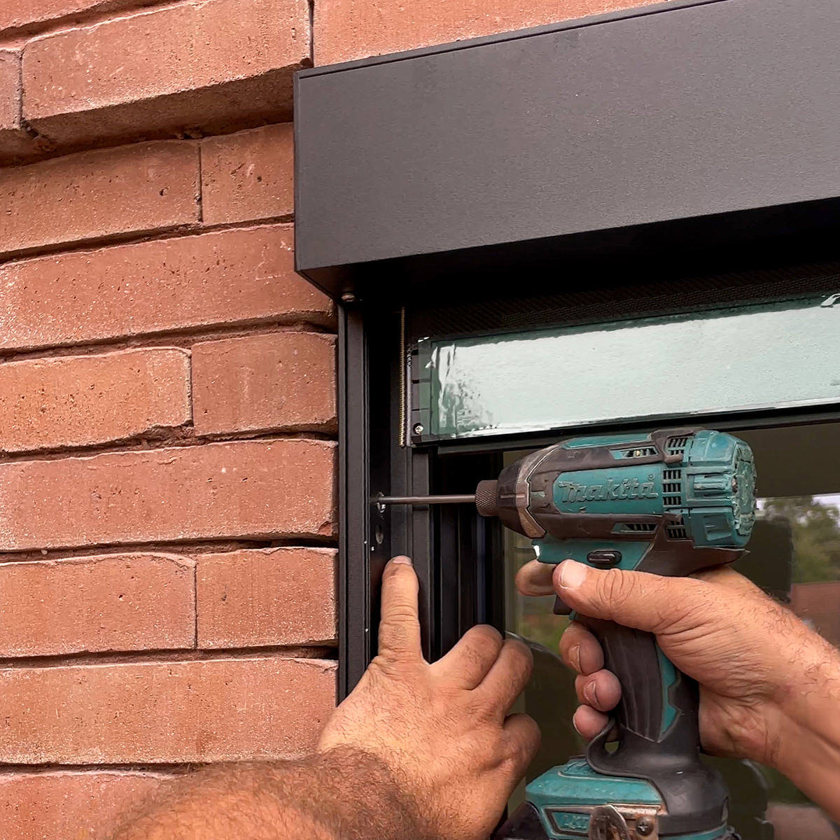 Renson Fixscreen Along the Outside of Windows (Copy)